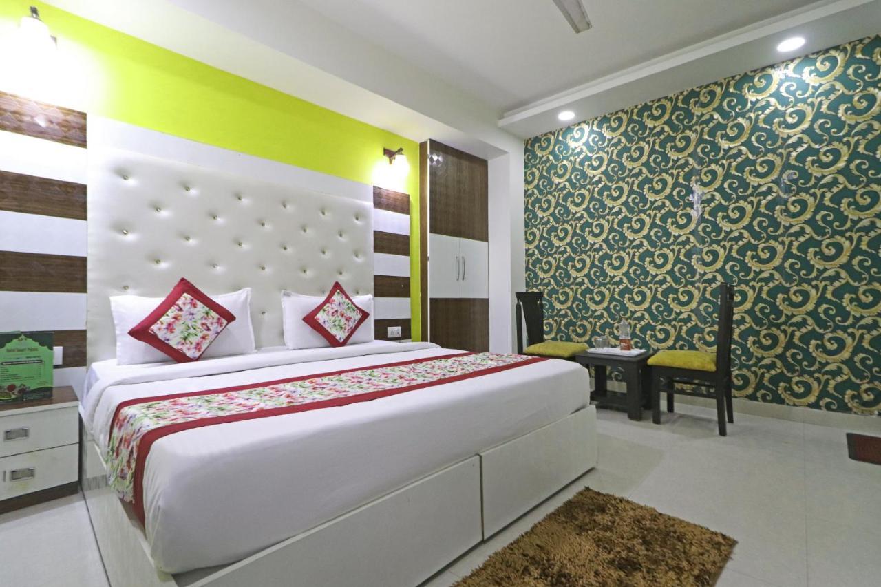 Star - Delhi Airport Bed & Breakfast
