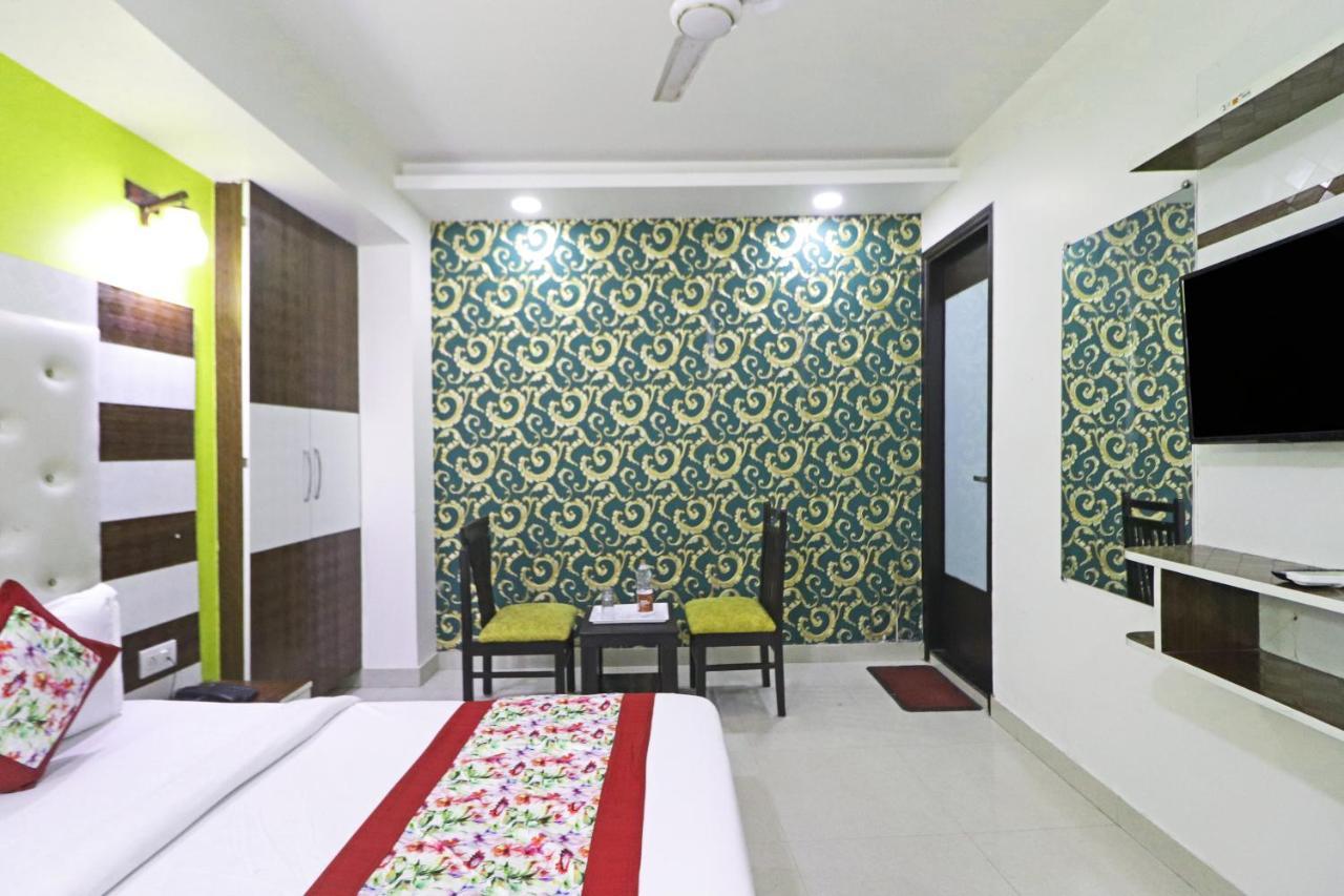 Star - Delhi Airport Bed & Breakfast