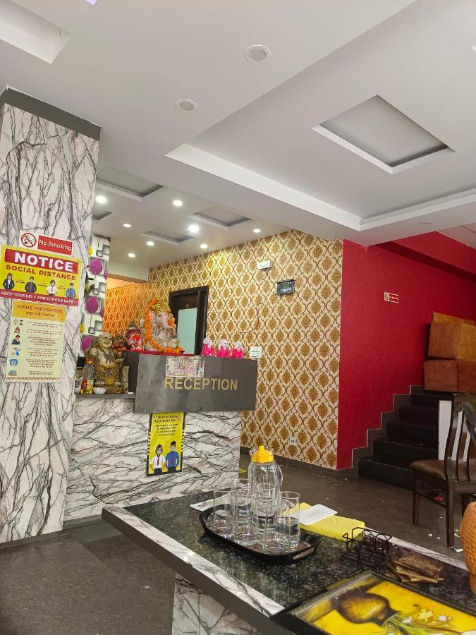 Star - Delhi Airport Couette-café *